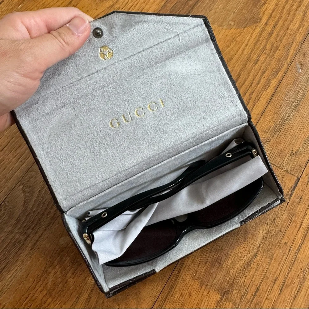 GUCCI Black Frame Gradient Tint Horsebit Oversized Sunglasses